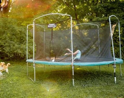 trampoline-with-safetynet